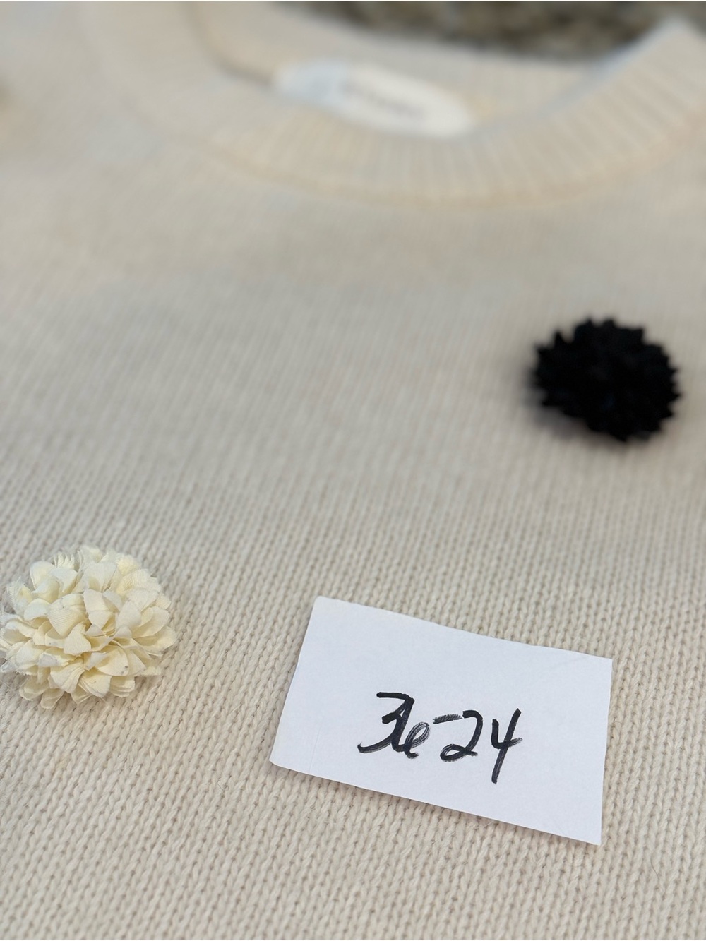 J. Story cream knit sweater white navy floral pom poms SZ M - Picture 11 of 12